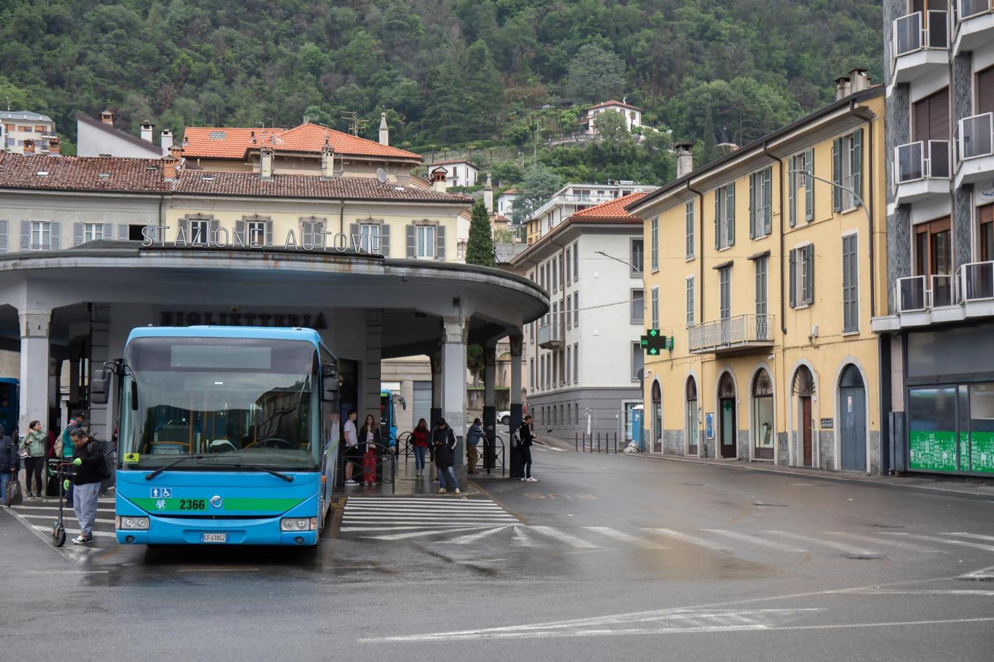 Elegant Beige Apartment - 5 Minutes From The Lake Como Exteriör bild