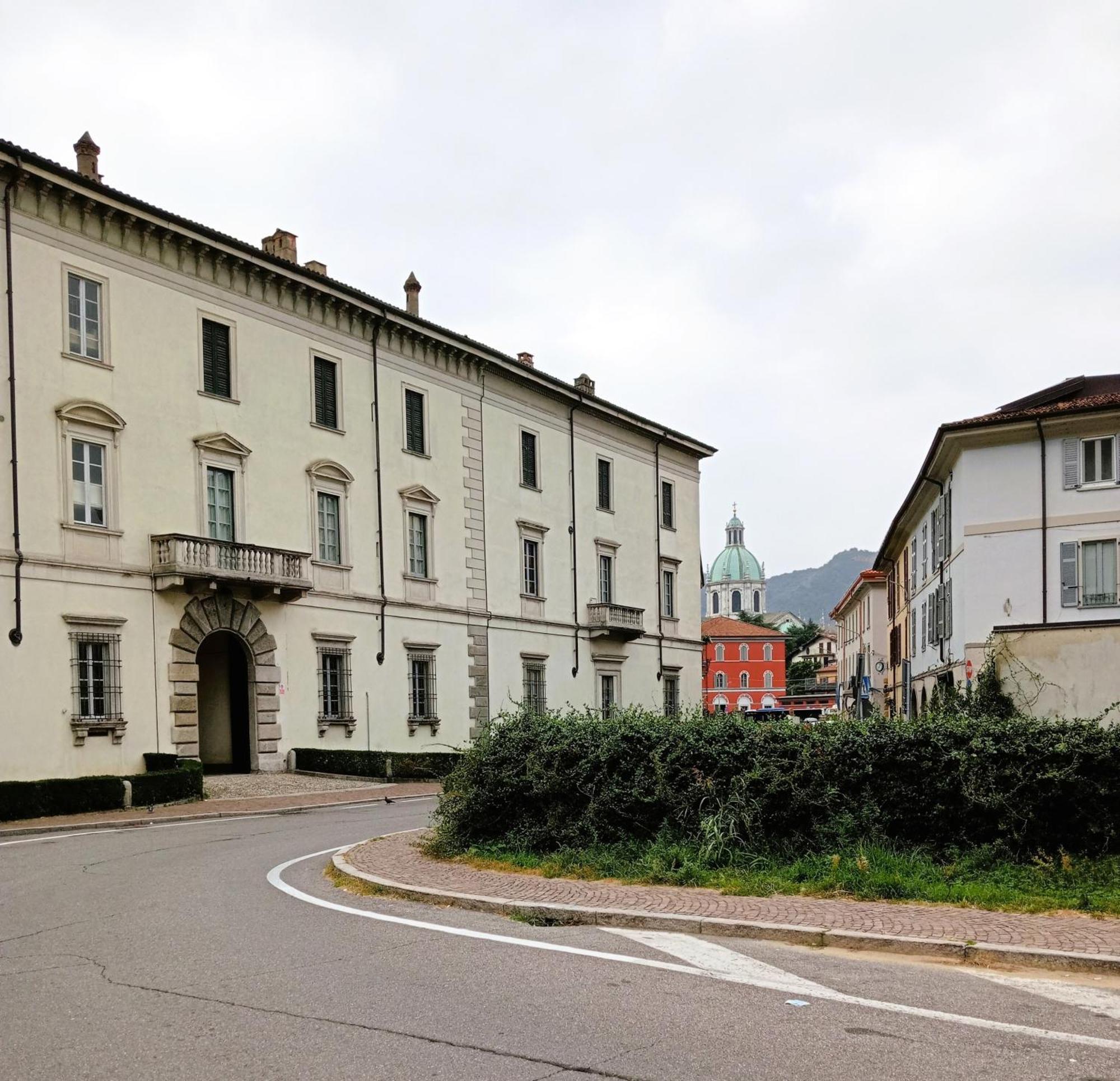 Elegant Beige Apartment - 5 Minutes From The Lake Como Exteriör bild