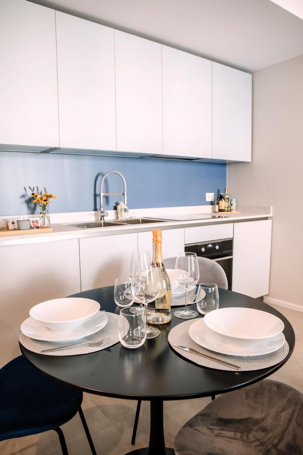 Elegant Beige Apartment - 5 Minutes From The Lake Como Exteriör bild