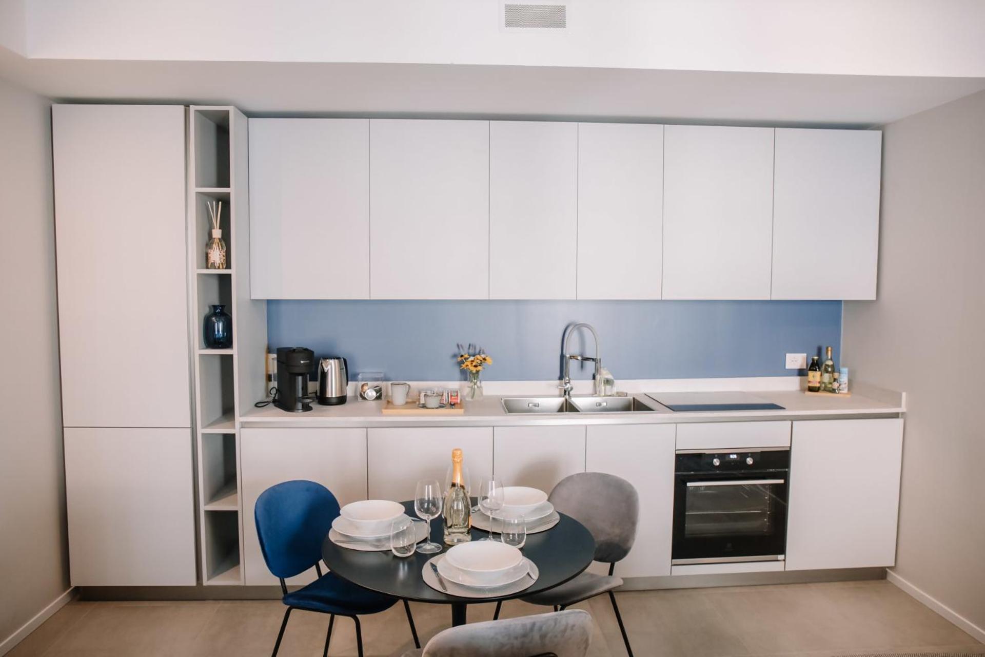 Elegant Beige Apartment - 5 Minutes From The Lake Como Exteriör bild